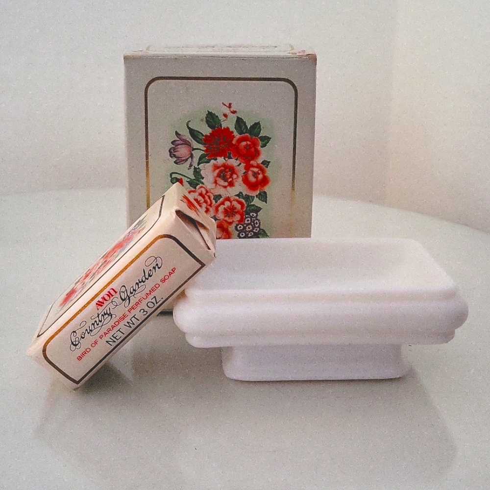 Vintage Avon soap dish